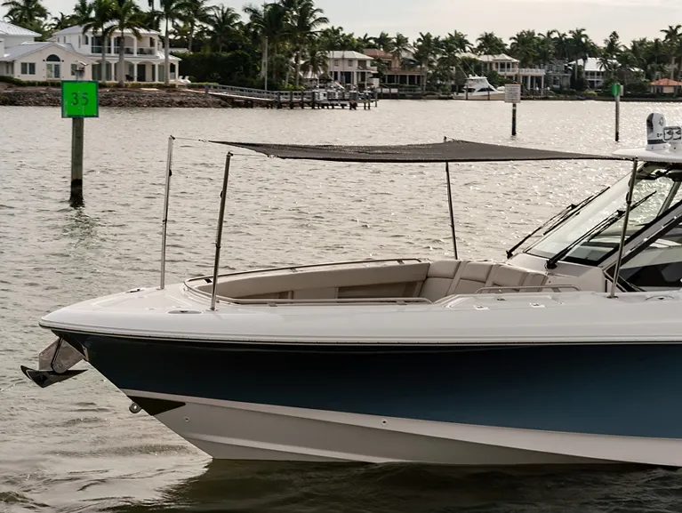 Boston Whaler 380 Realm photo 2