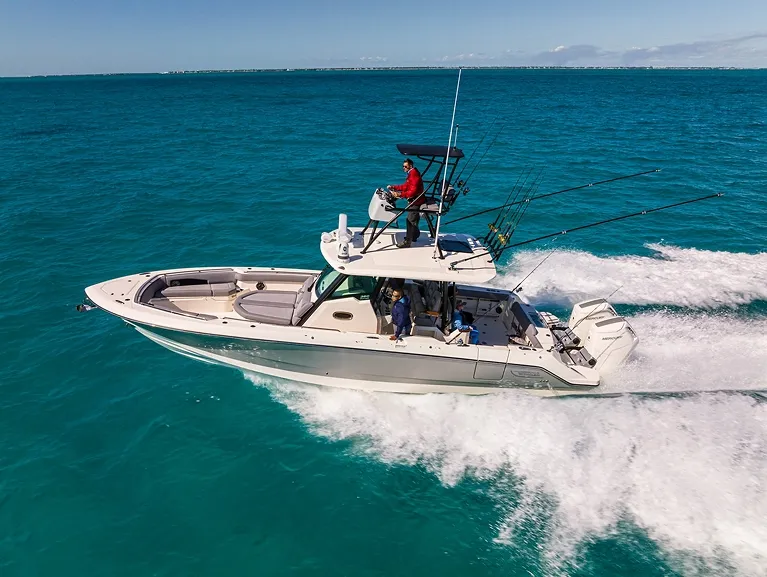 Boston Whaler 360 Outrage photo 3