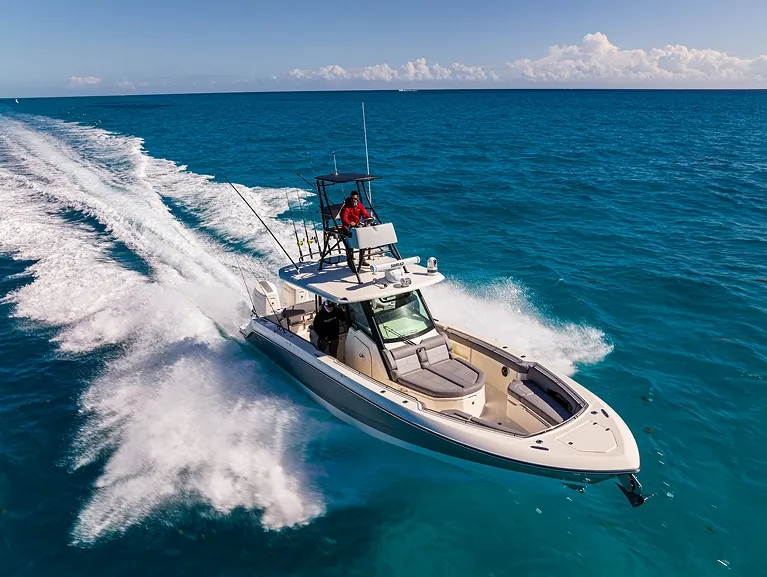 Boston Whaler 360 Outrage photo 7