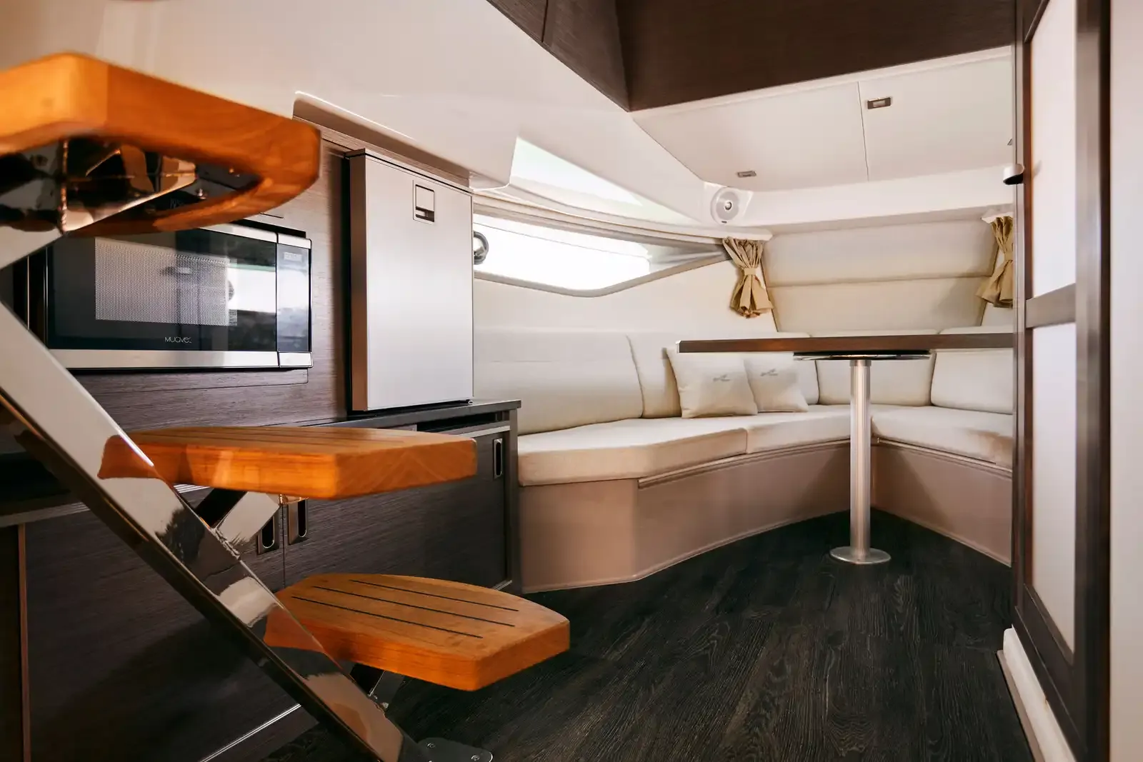 Sea Ray Sundancer 320 photo 3