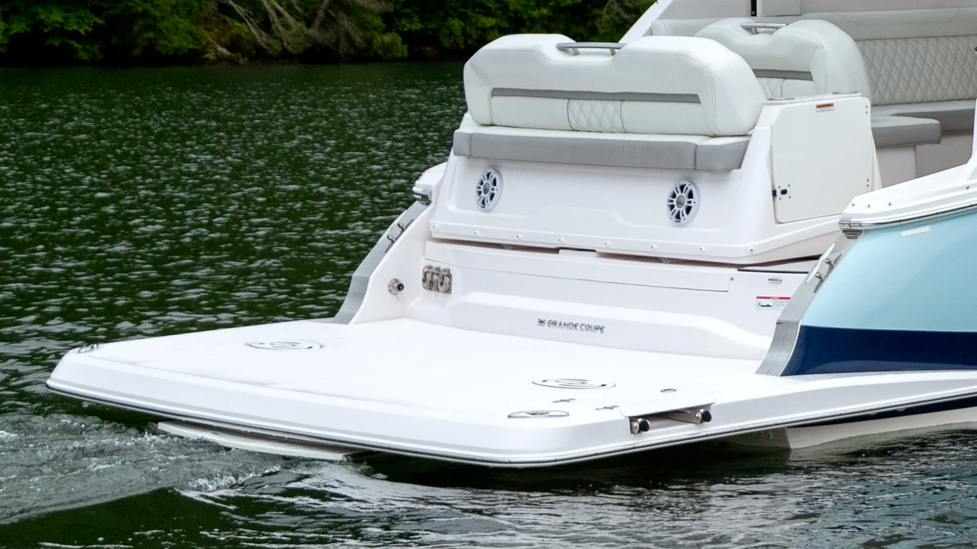 Regal 36 Grande Coupe photo 17