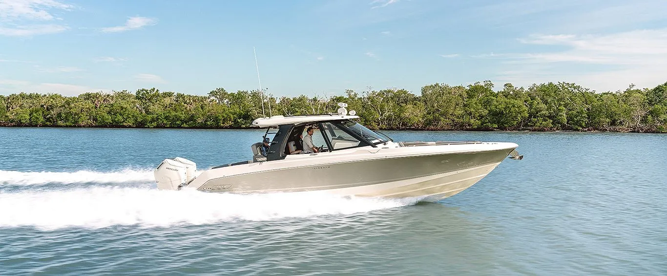 Boston Whaler 380 Realm photo 6