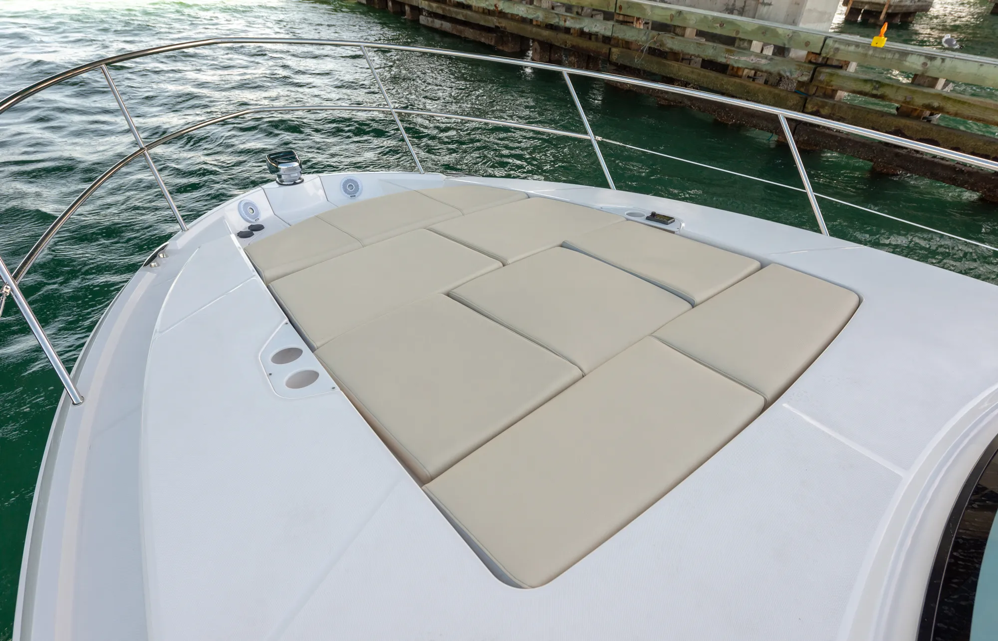 Regal 38 Grande Coupe photo 5