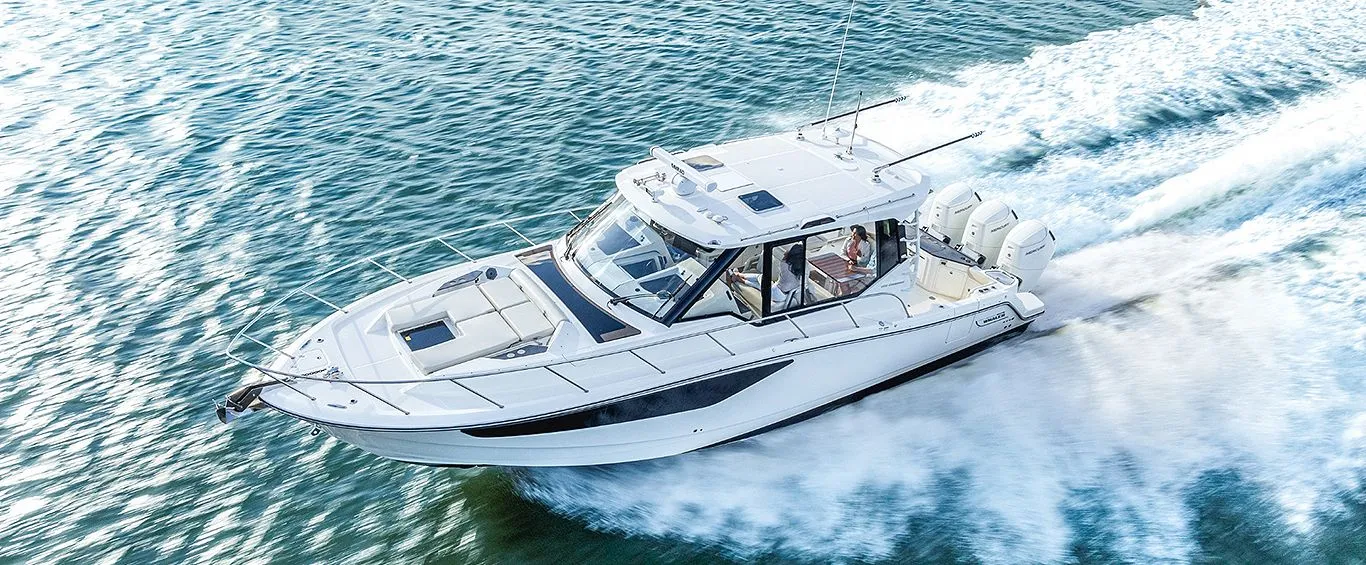 Boston Whaler 405 Conquest photo 3