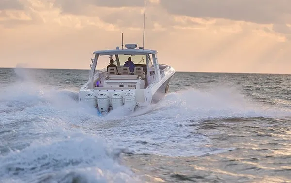 Boston Whaler 420 Outrage