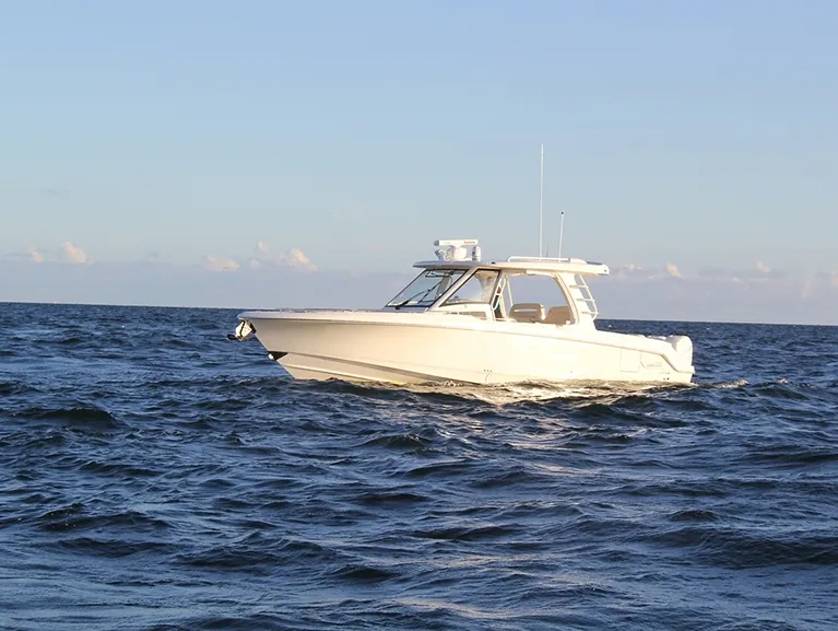 Boston Whaler 350 Realm photo 5
