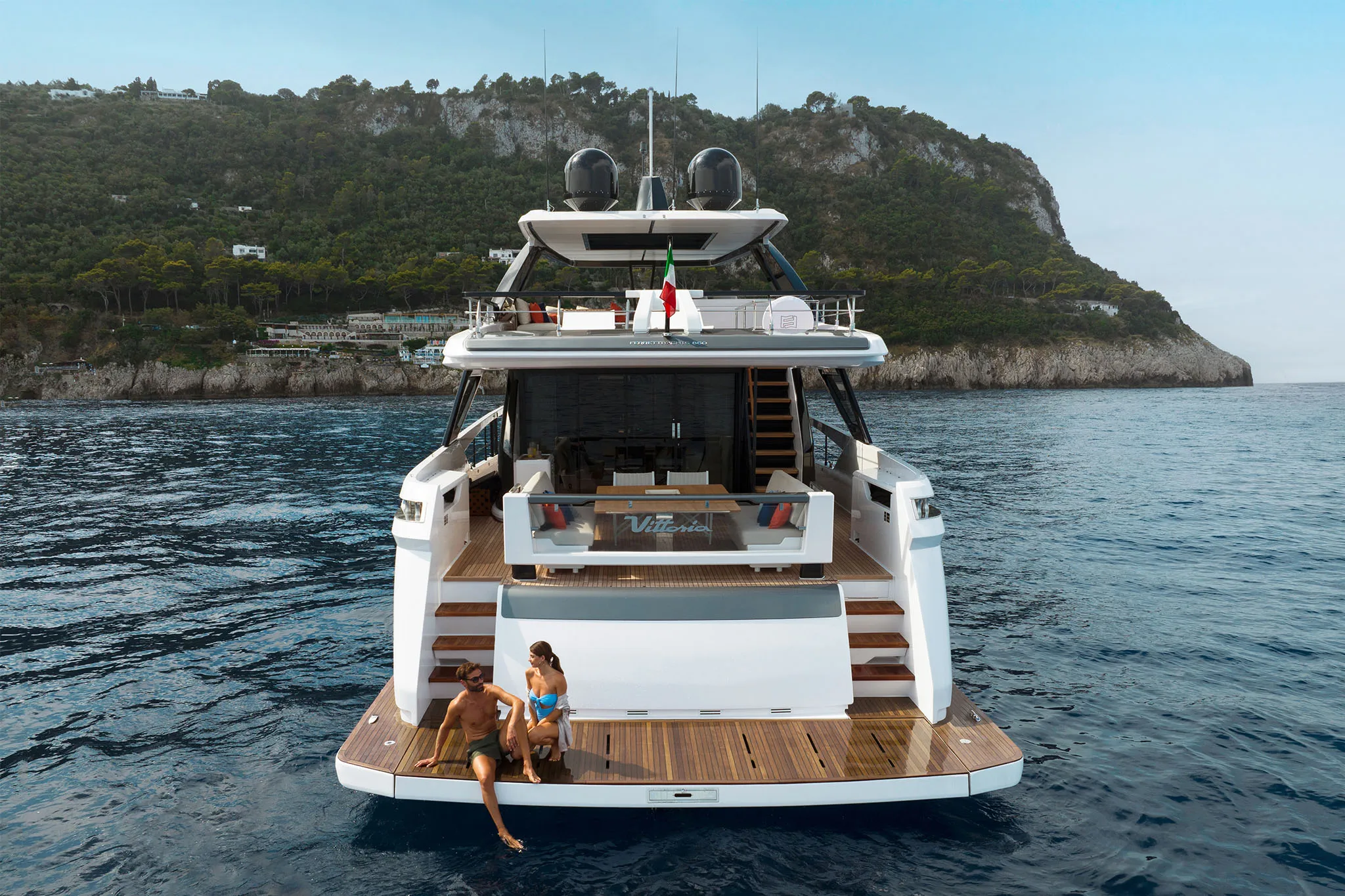 Ferretti 860 photo 2