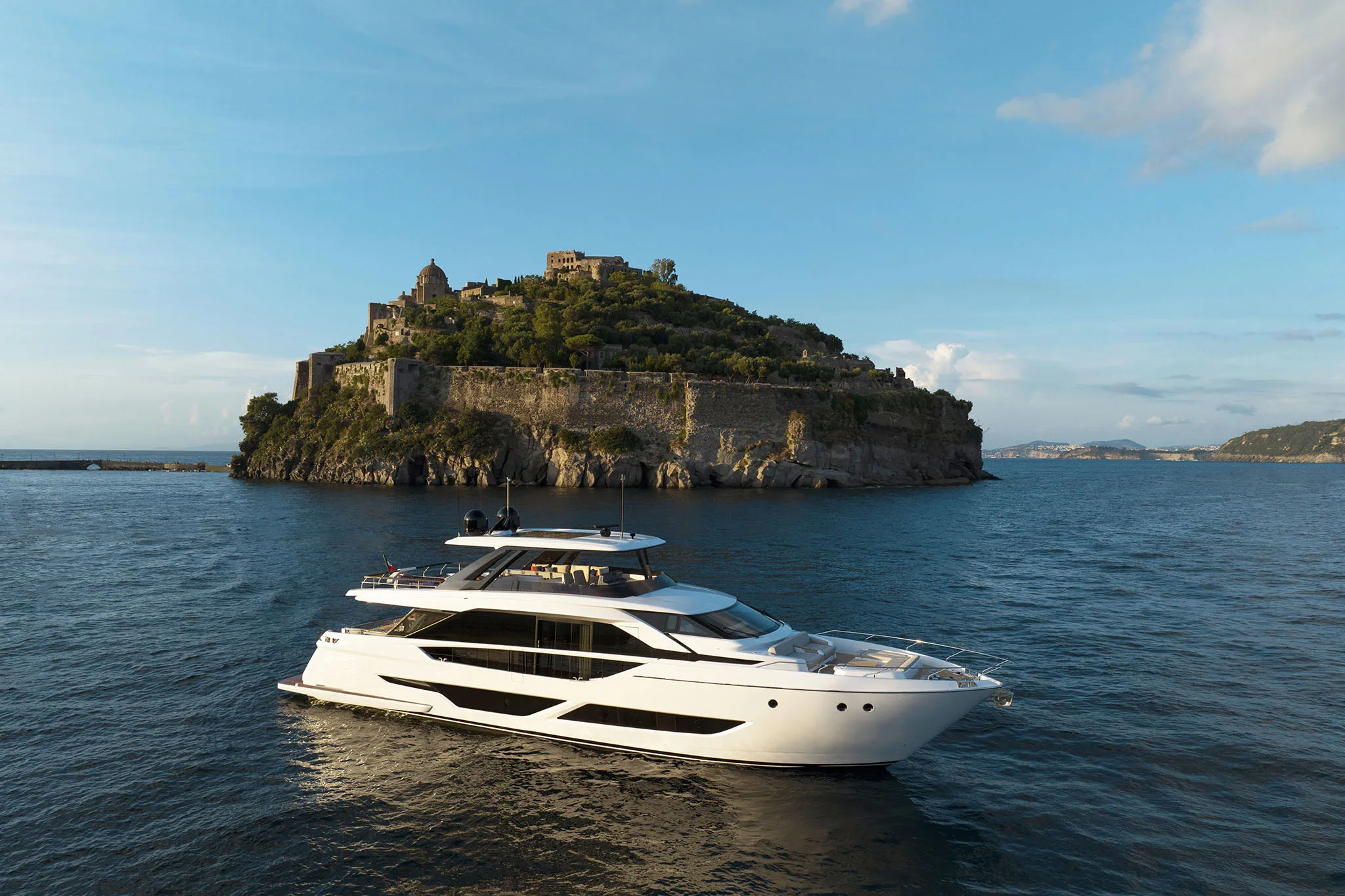 Ferretti 860