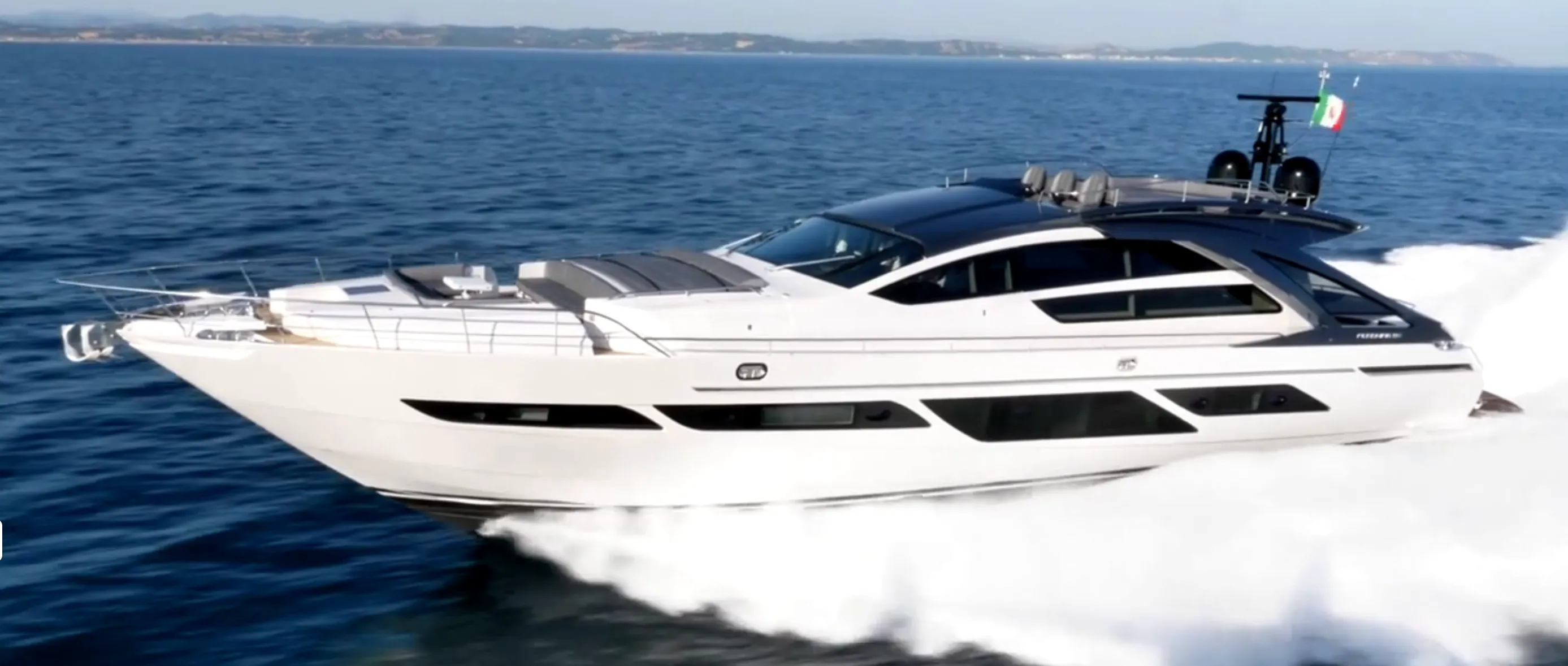 Pershing Yachts 9X