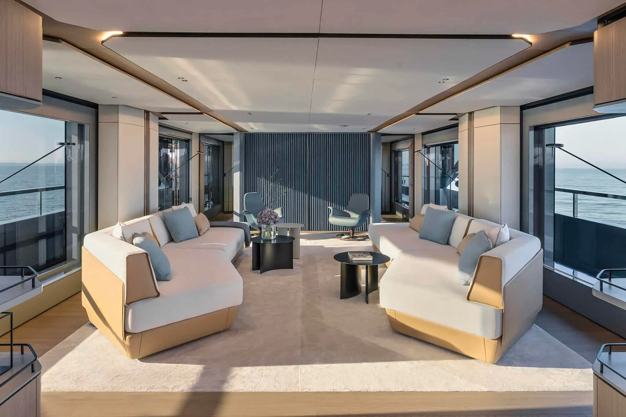 Azimut Grande TriDeck photo 4