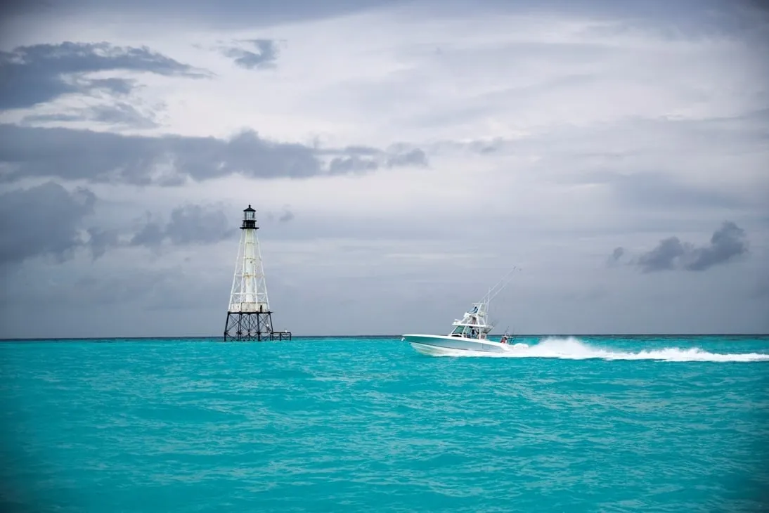 Boston Whaler 380 Outrage photo 5