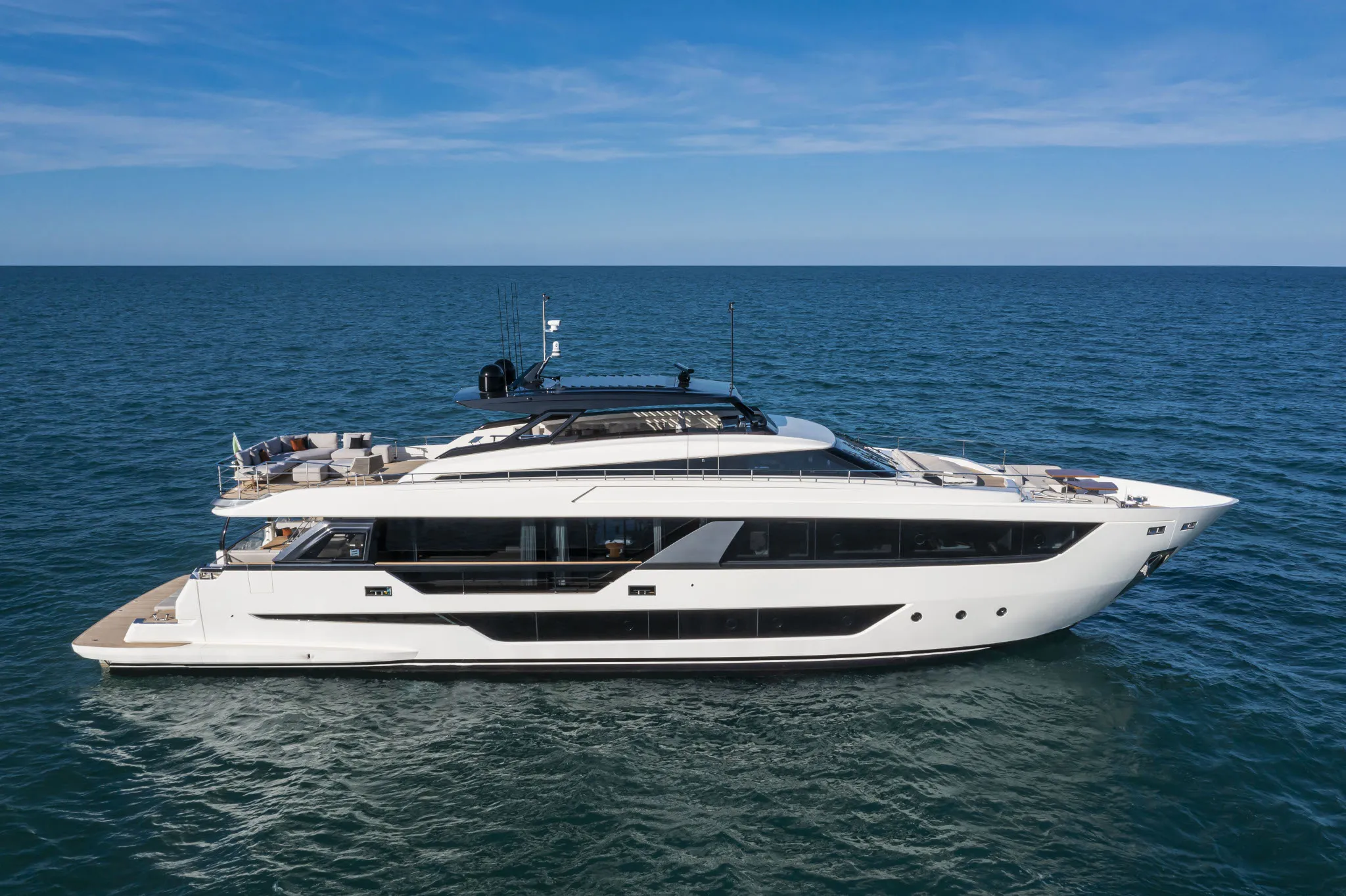 Ferretti 1000 photo 4