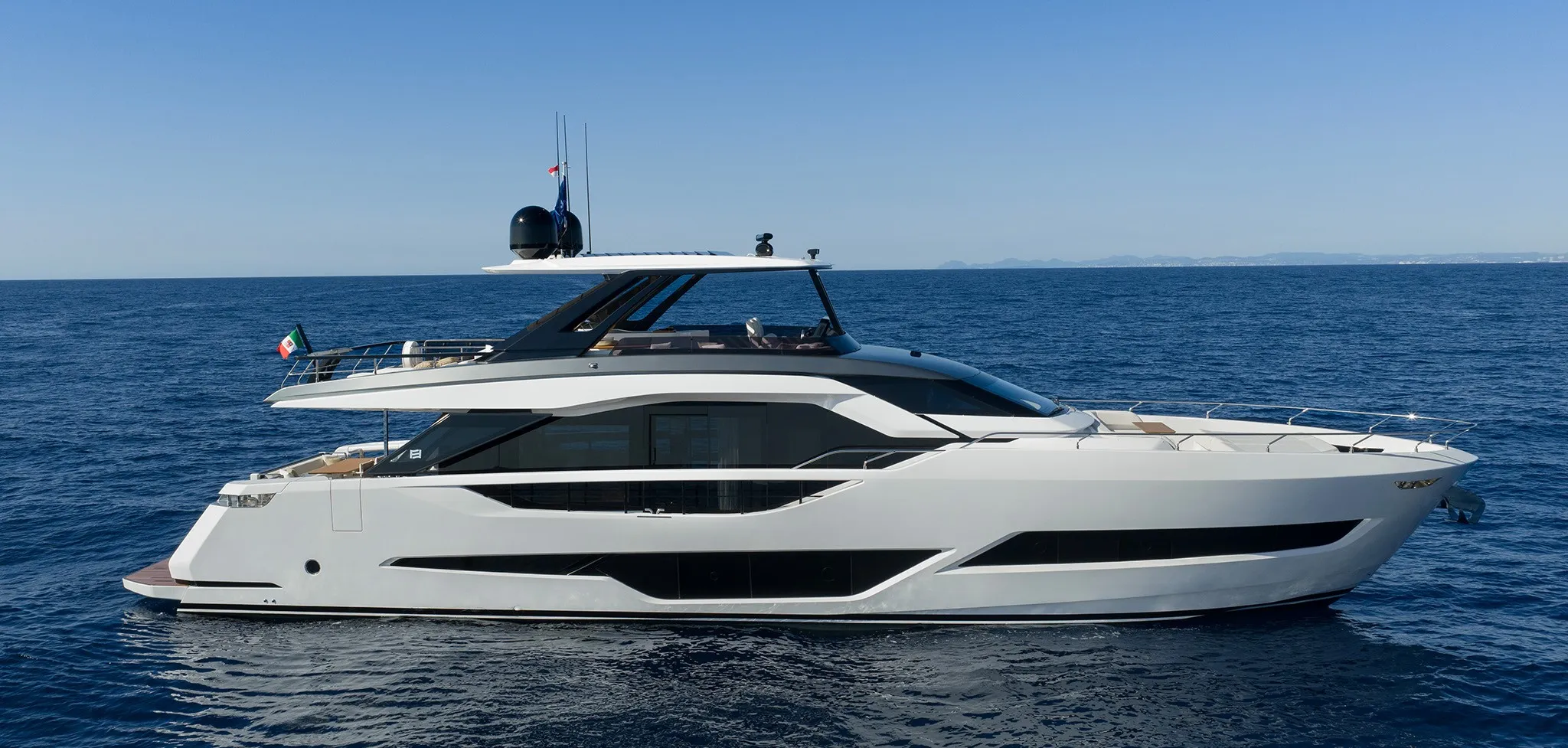 Ferretti 1000 Skydeck