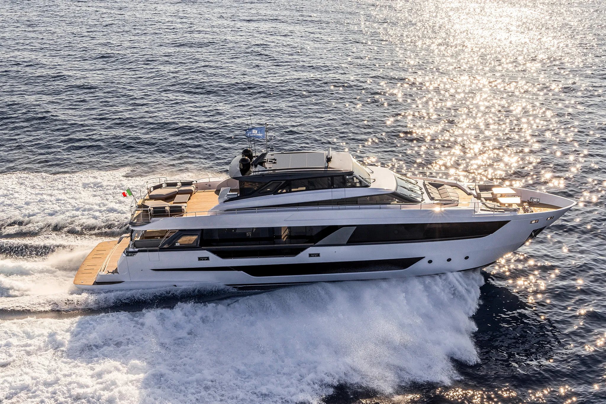 Ferretti 1000 Skydeck photo 4