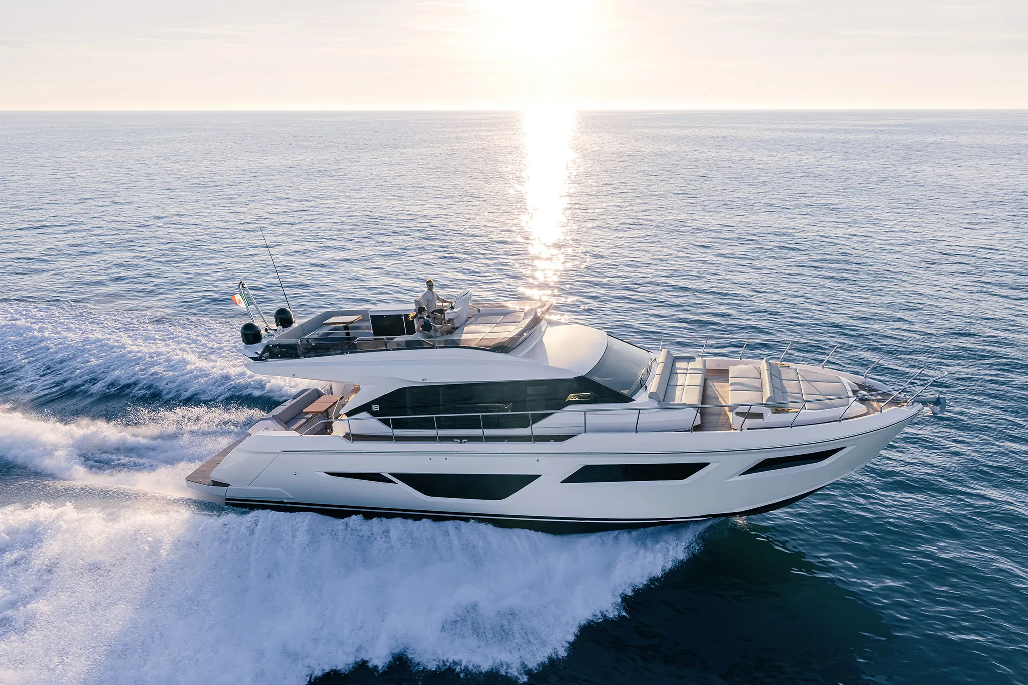 Ferretti Yachts Flybridge yacht