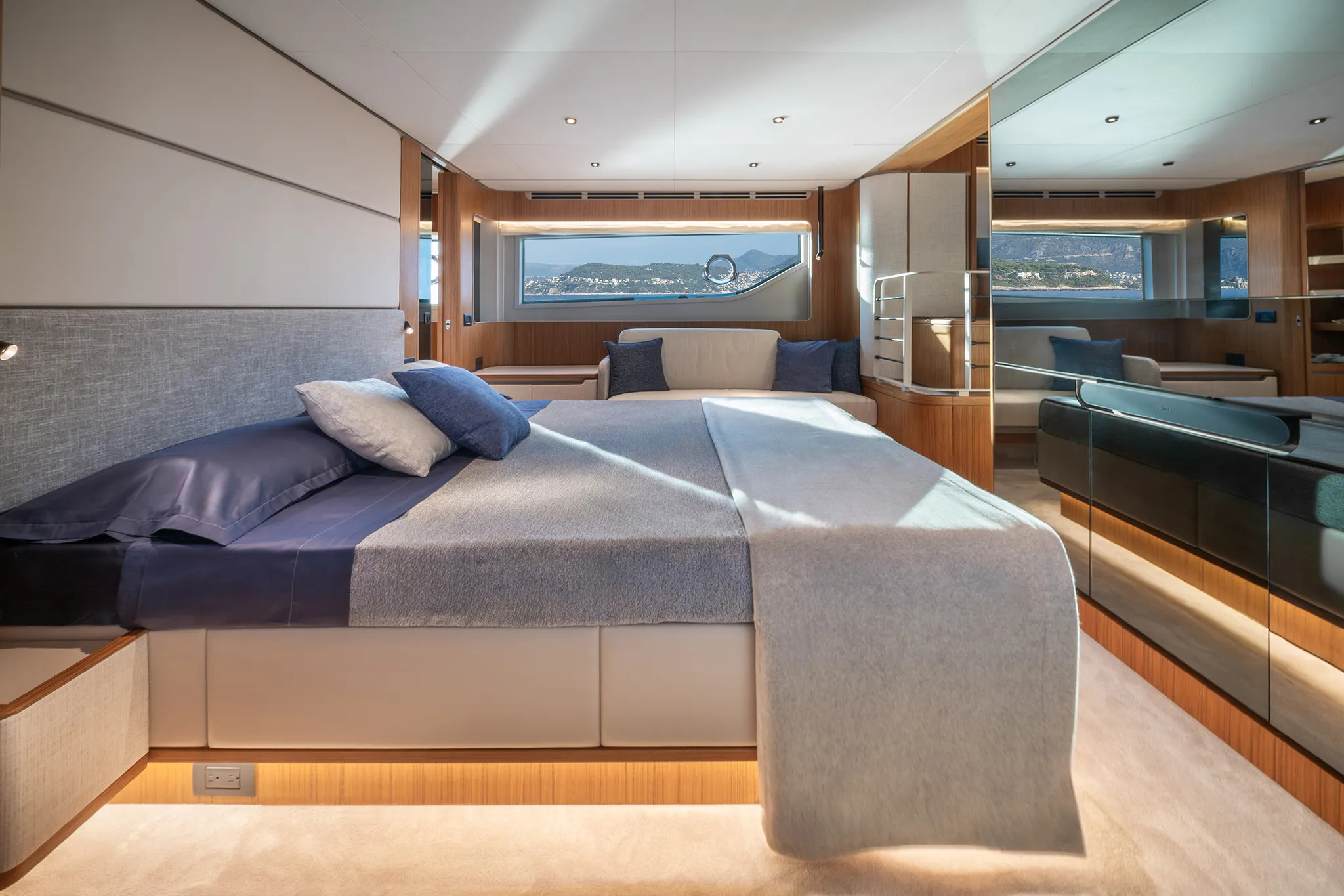 Ferretti 670