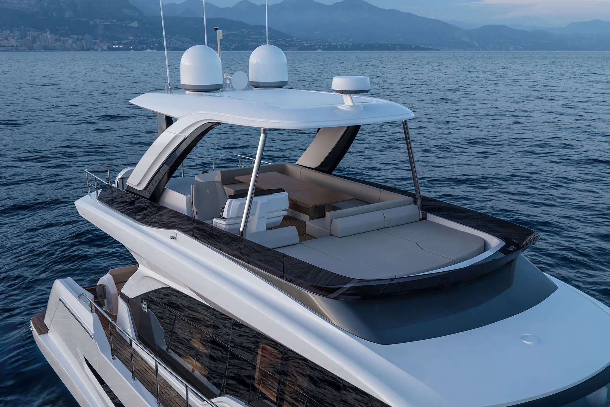Ferretti 670 photo 2