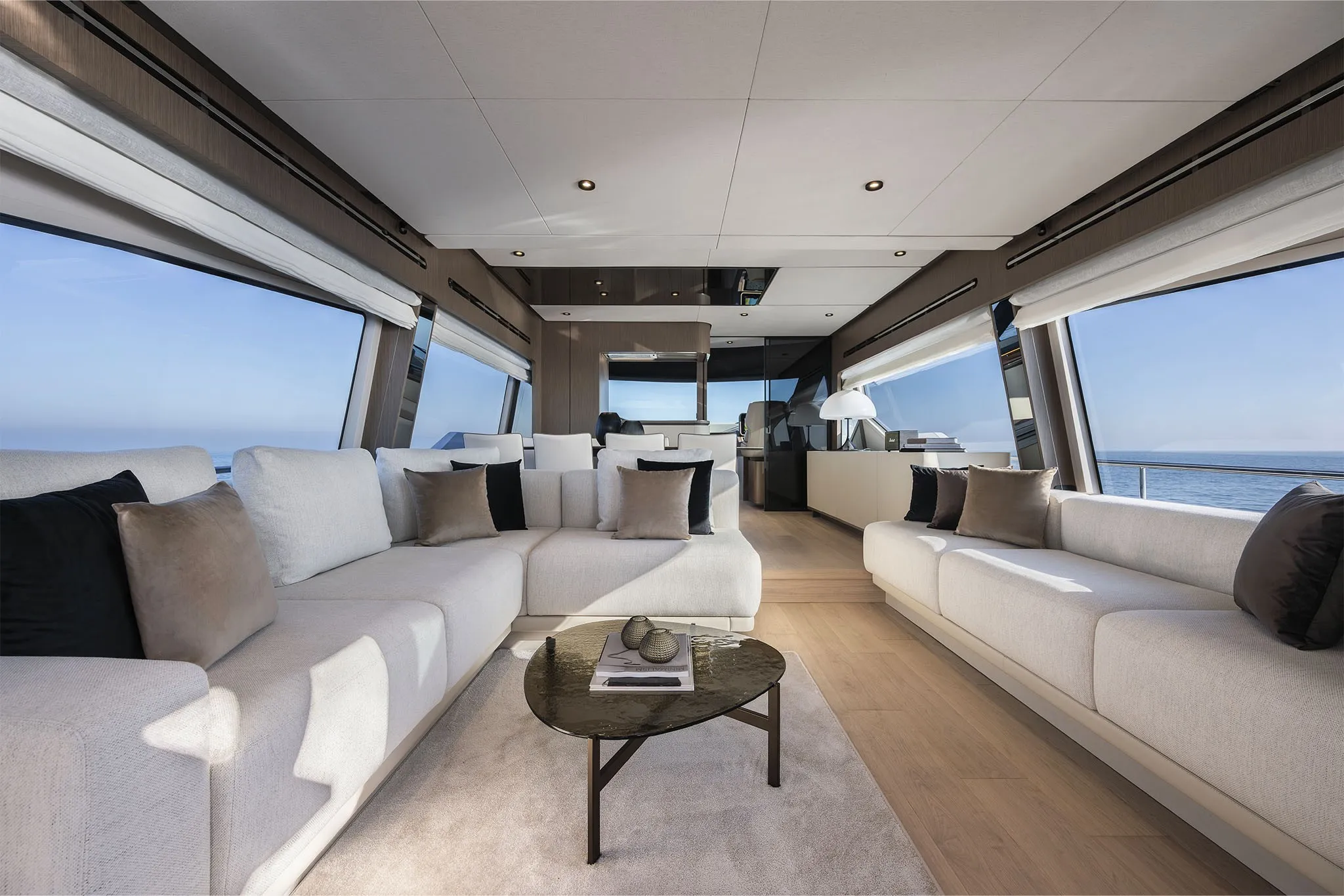 Ferretti 720 photo 4