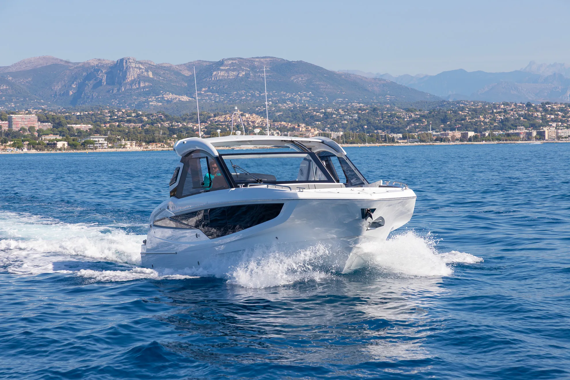 Galeon yacht