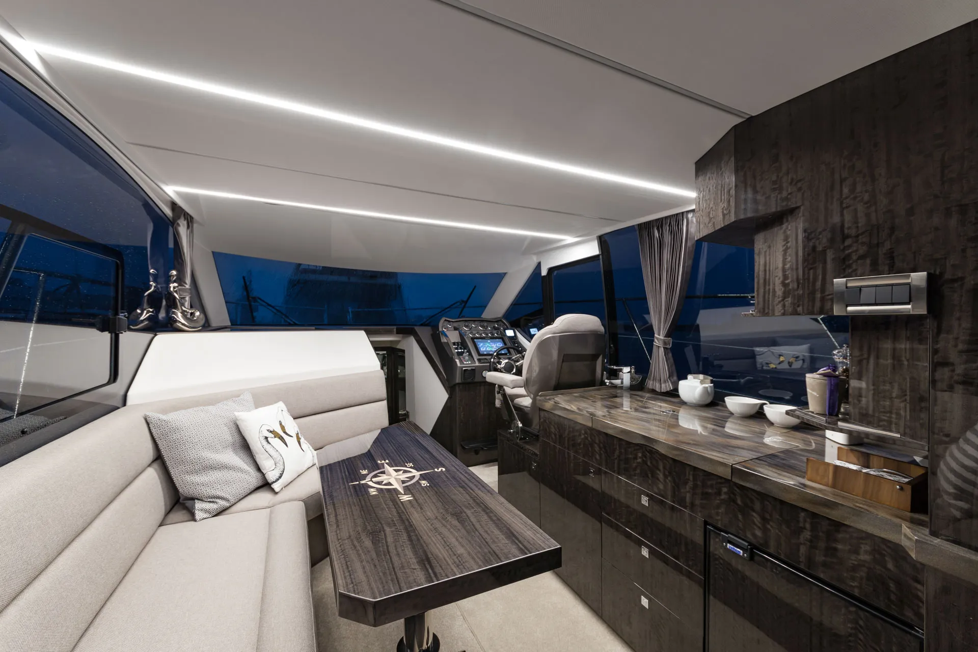 Galeon 360 FLY photo 3