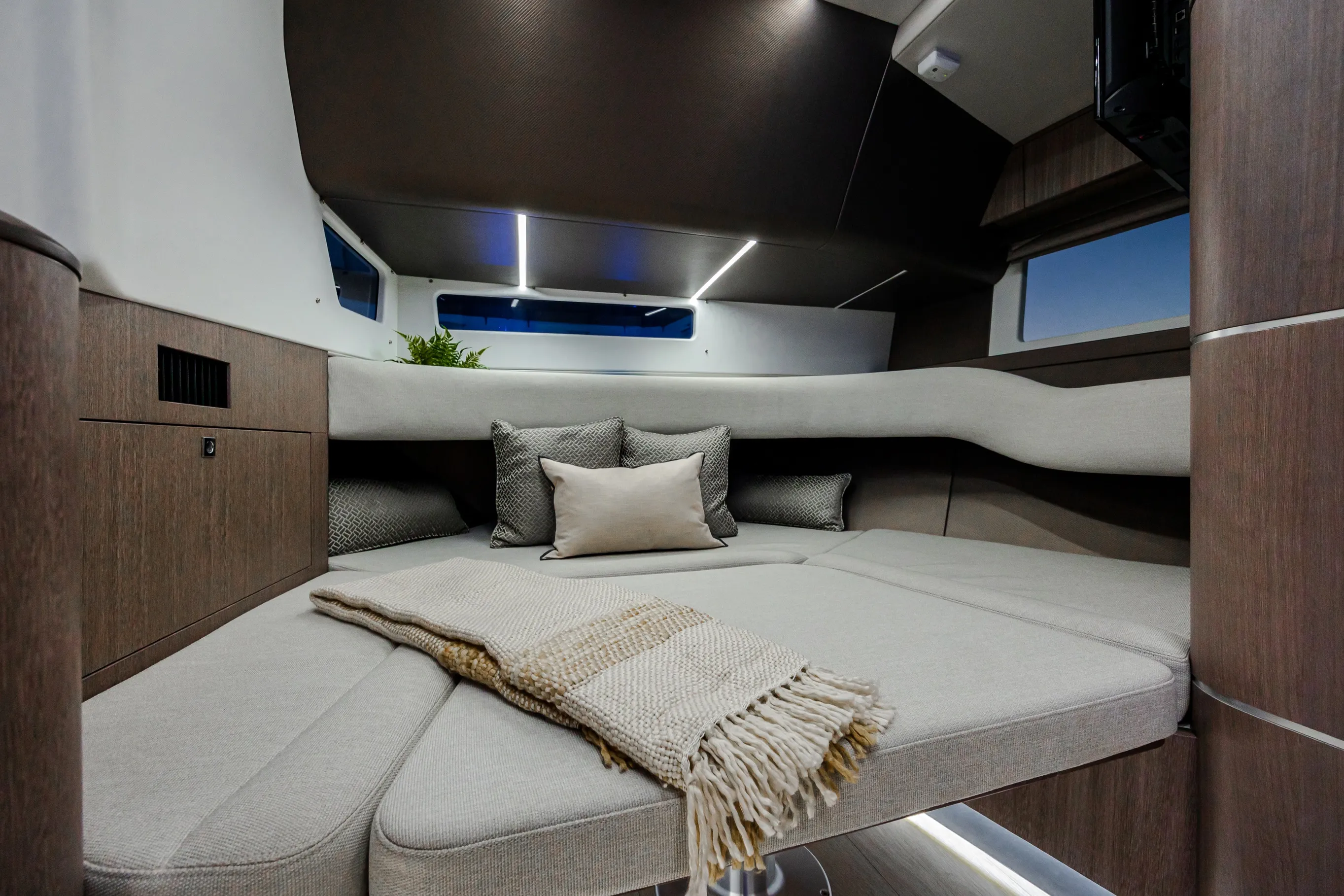 Galeon 375 GTO photo 3