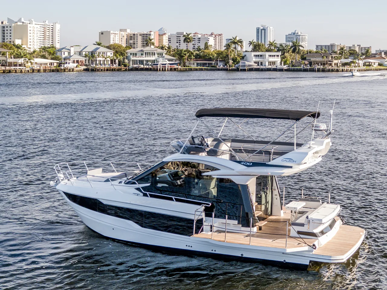 Galeon 400 FLY photo 2