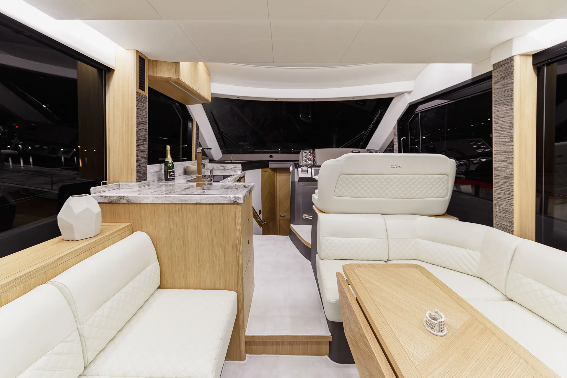Galeon 400 FLY photo 3
