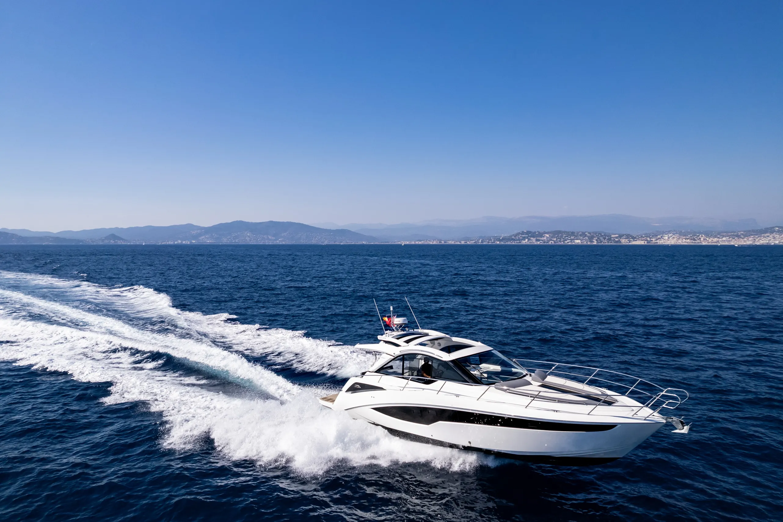 Galeon 405 HTS