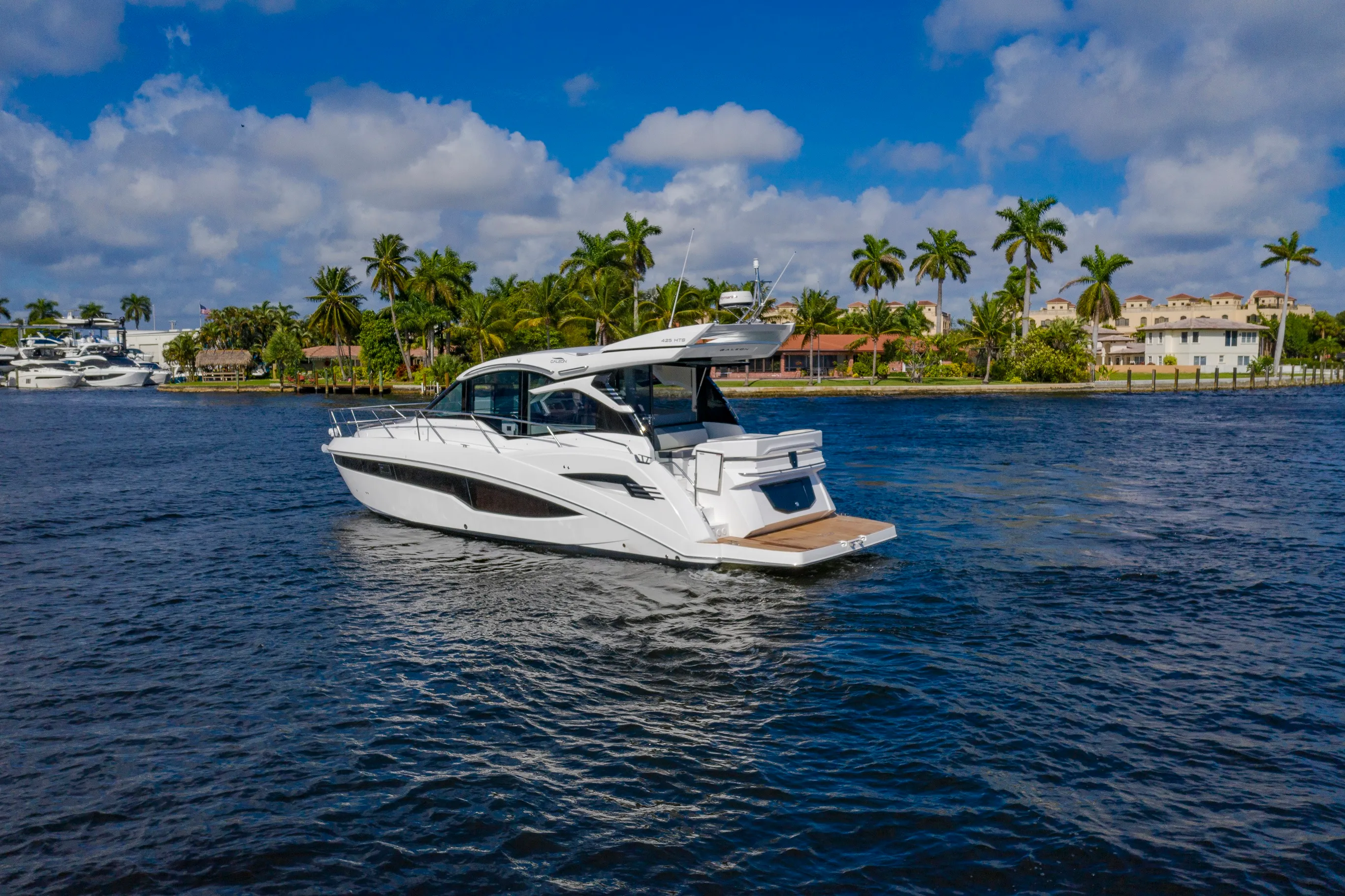Galeon 425 HTS photo 3