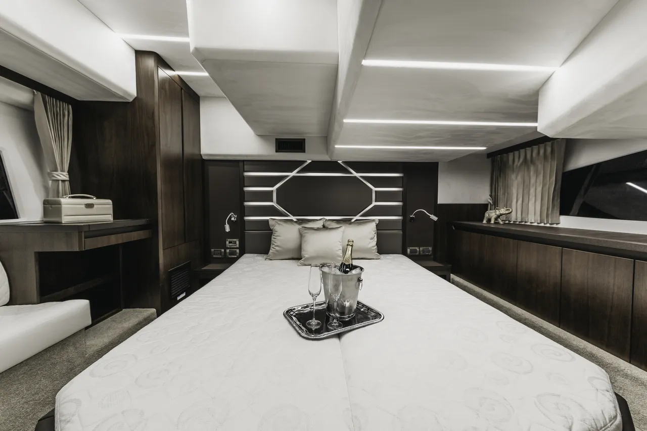 Galeon 425 HTS photo 4