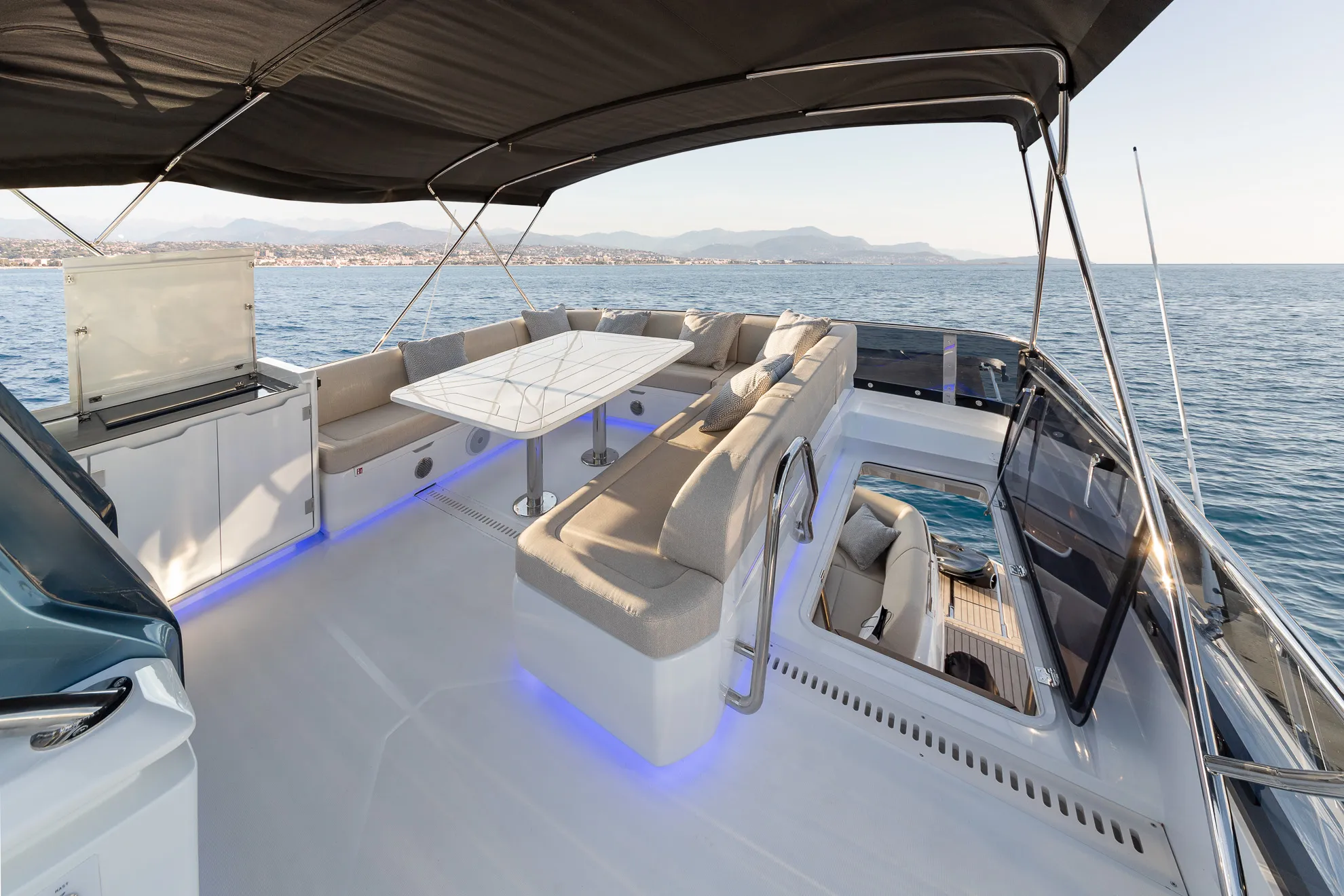 Galeon 430 EXP photo 3