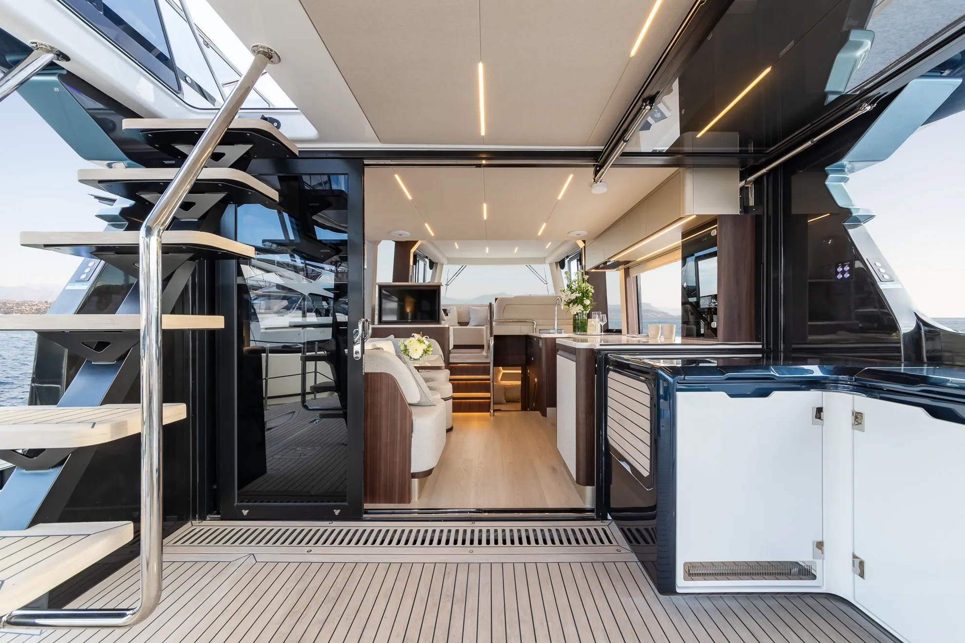 Galeon 430 EXP photo 4