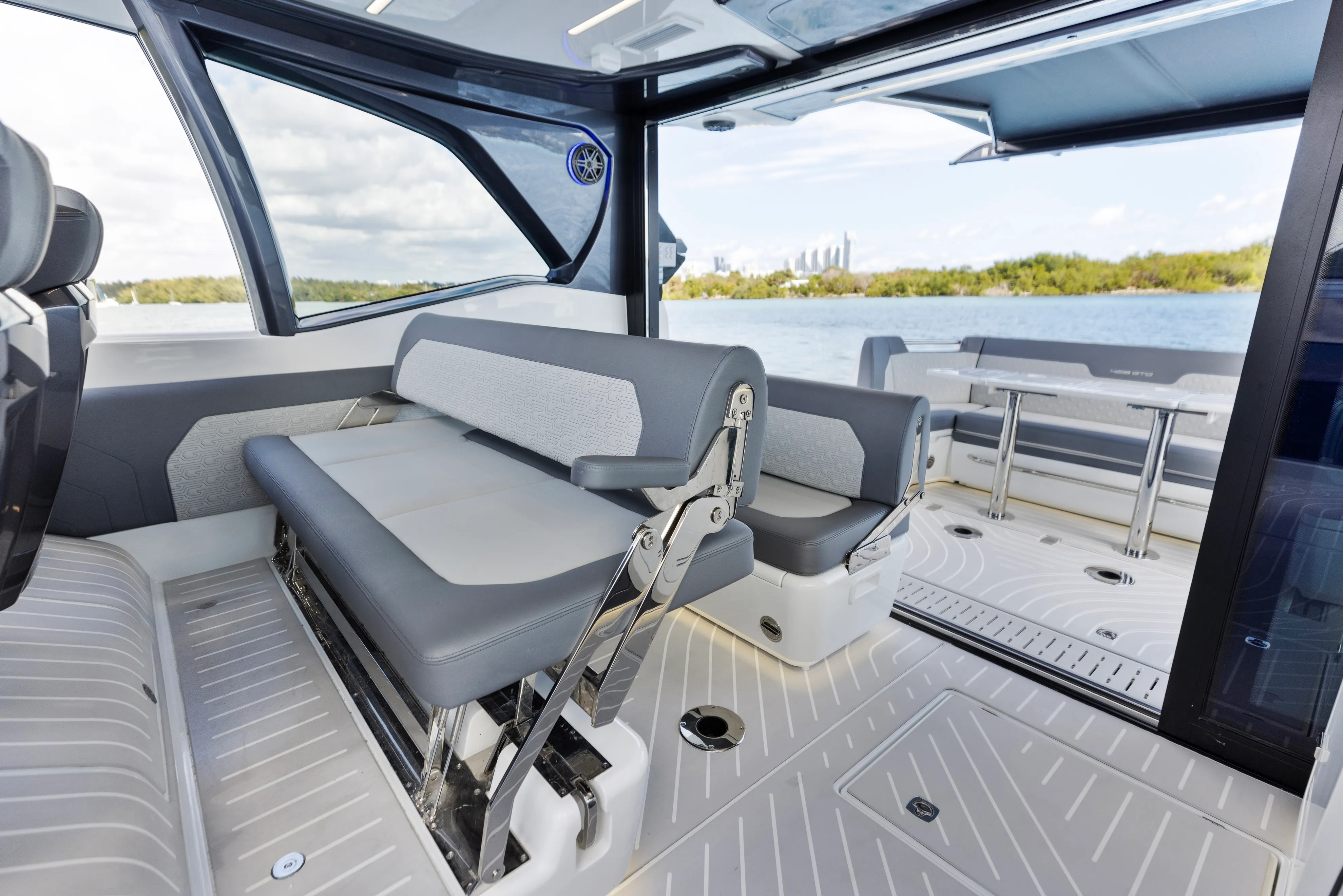 Galeon 435 GTO photo 4