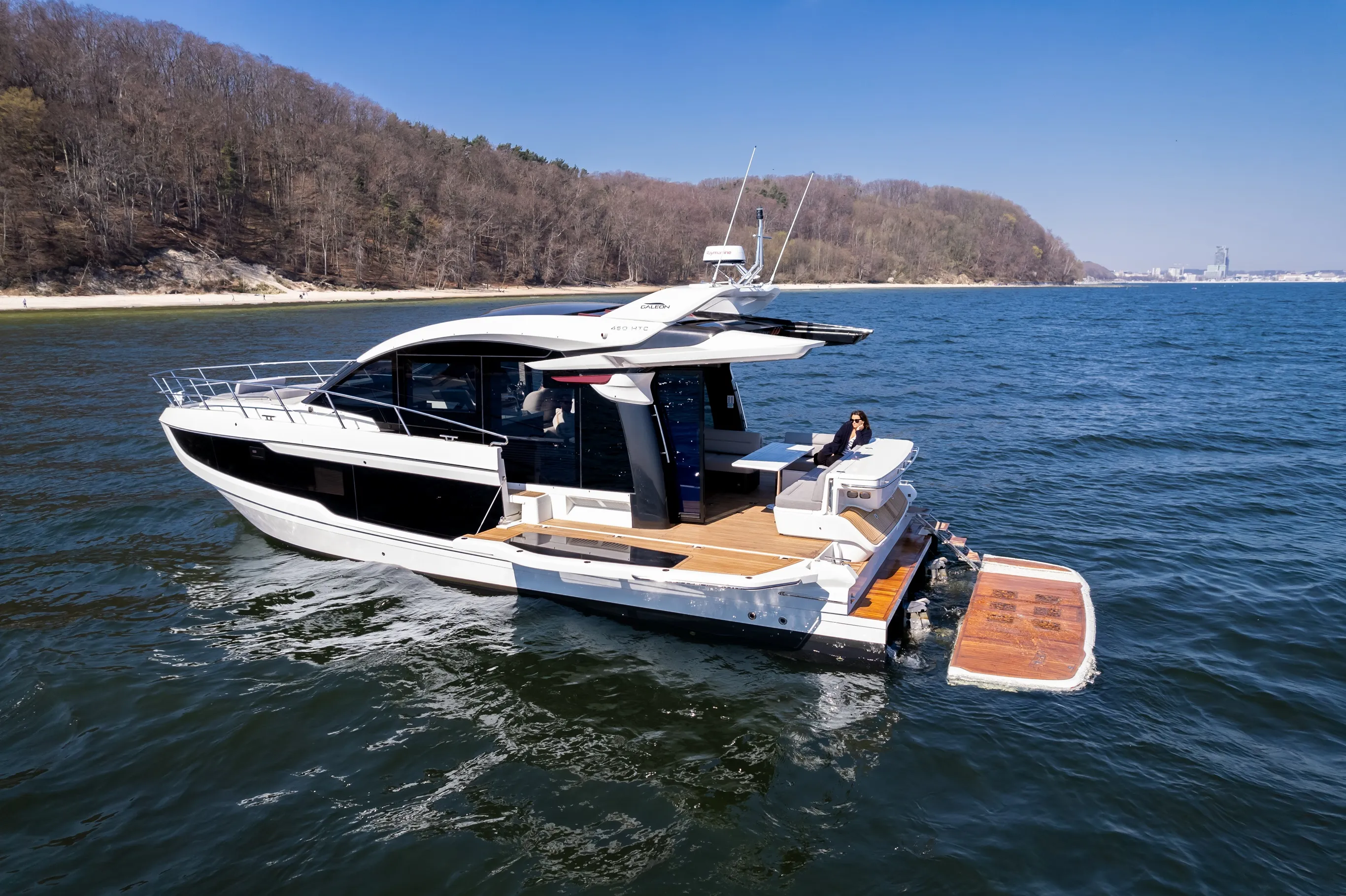 Galeon 450 HTC photo 2