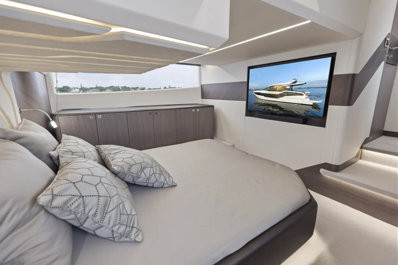 Galeon 450 HTC photo 4