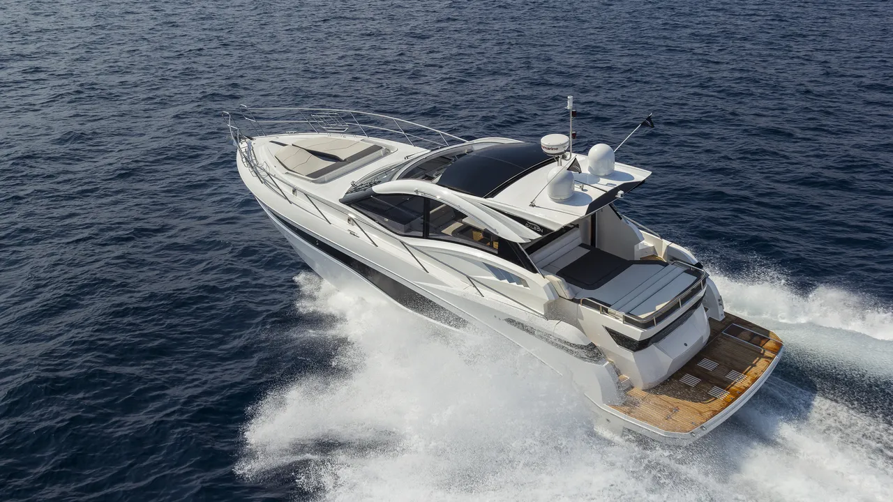 Galeon 485 HTS photo 3