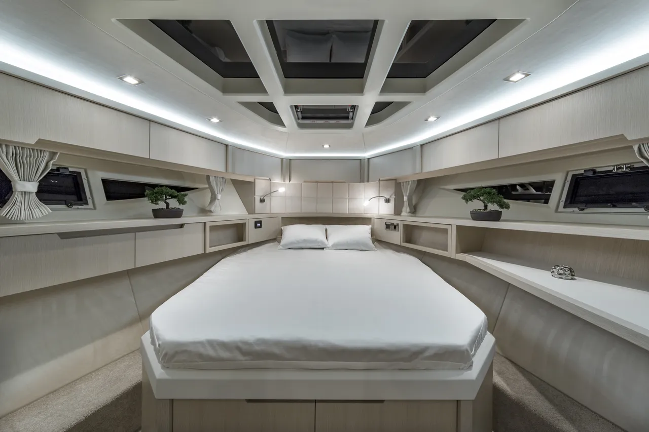 Galeon 485 HTS photo 5