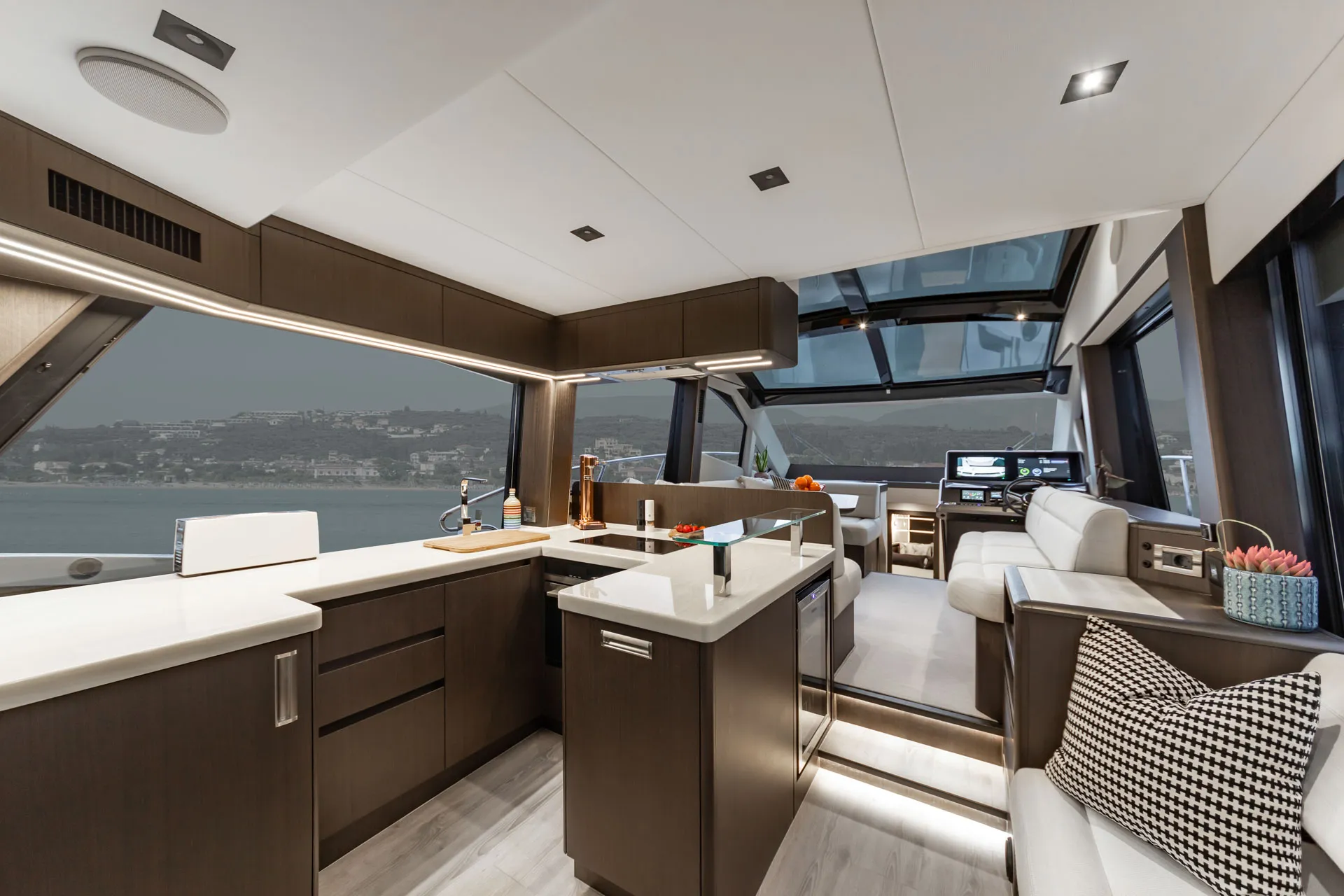 Galeon 510 SKY photo 4