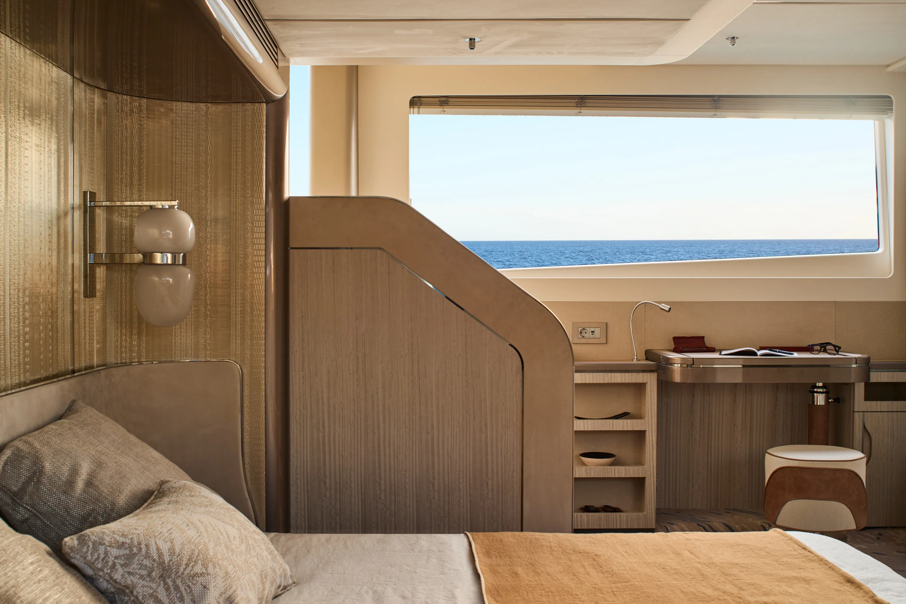 Galeon 620 FLY photo 4