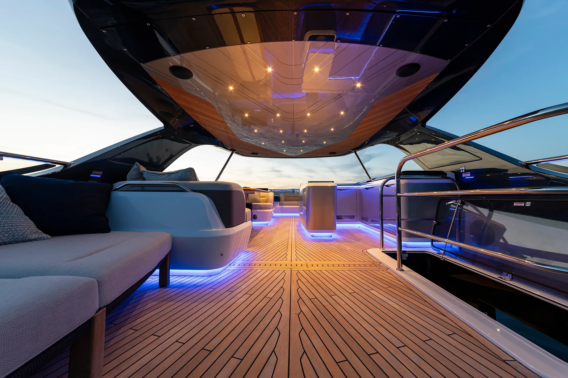 Galeon 620 FLY photo 5