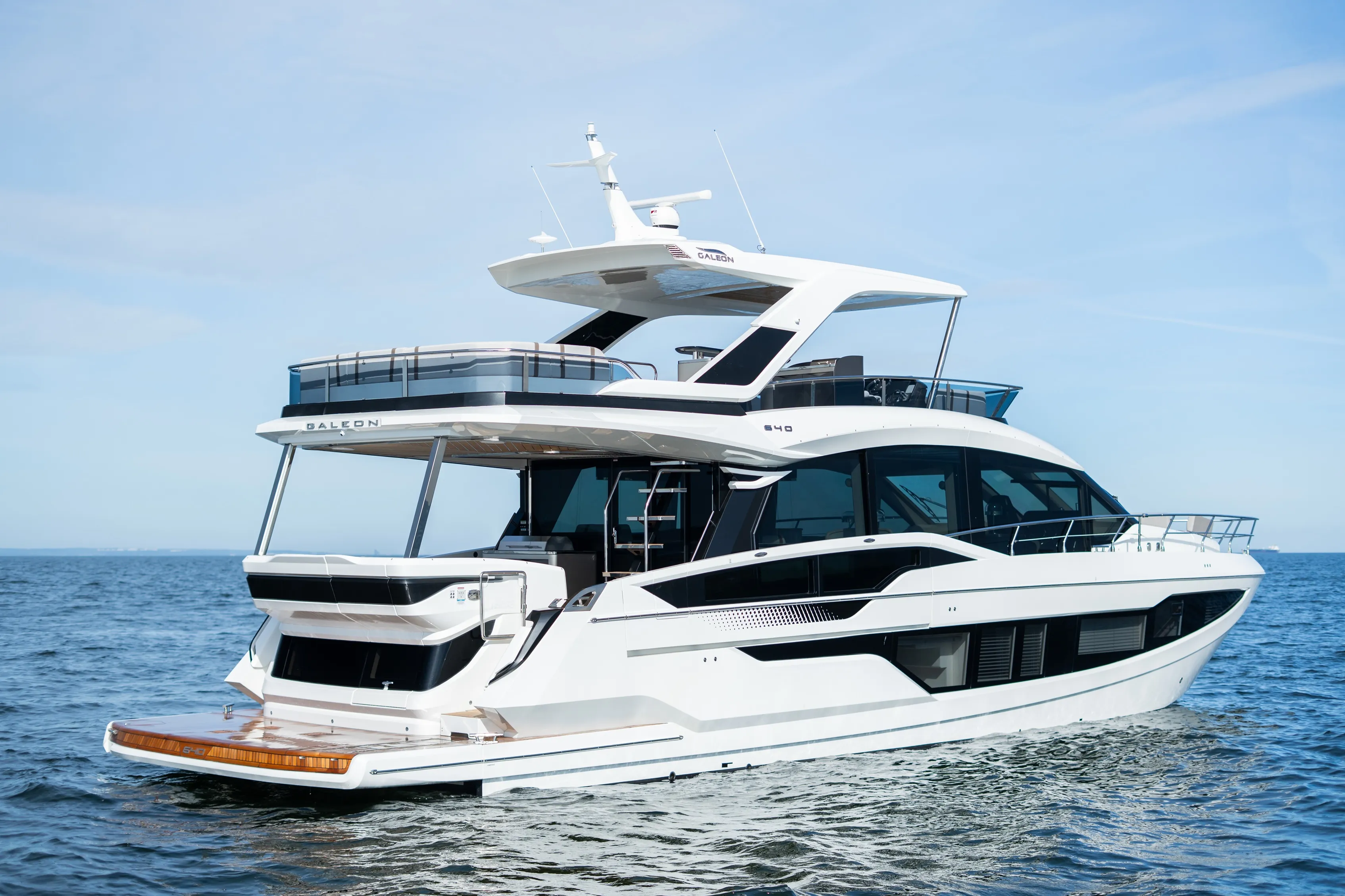 Galeon 640 FLY