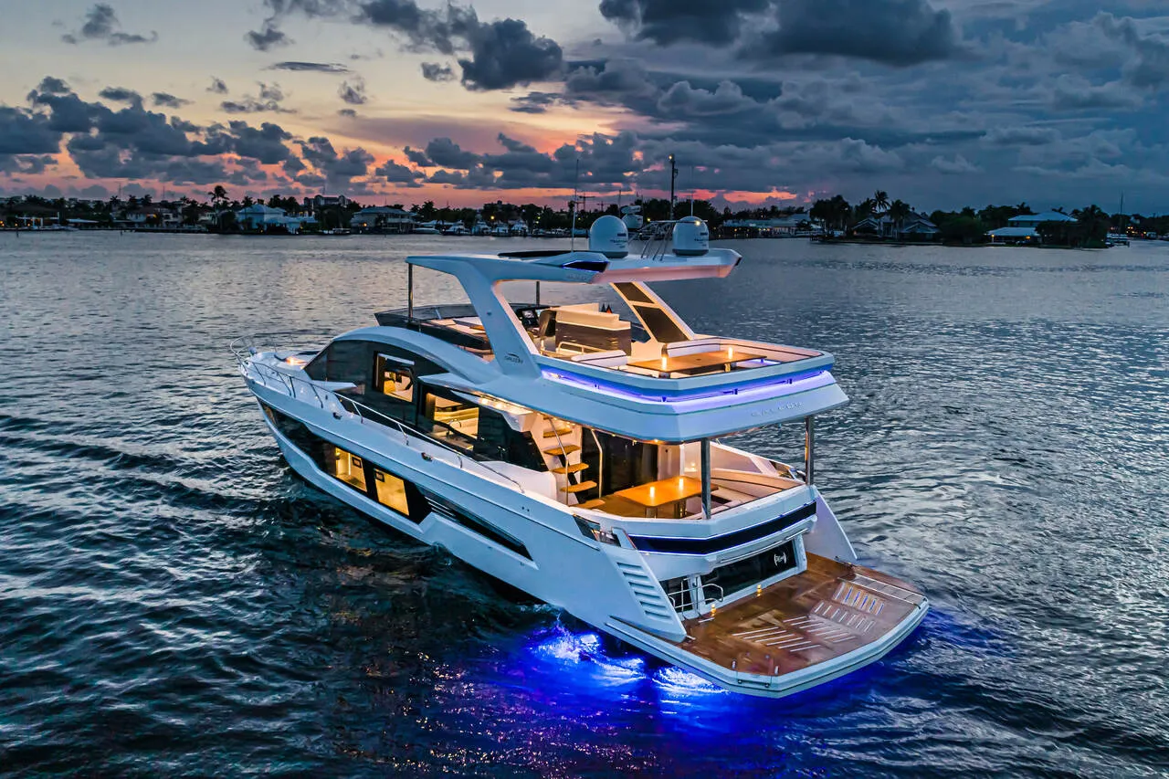 Galeon 680 FLY photo 2