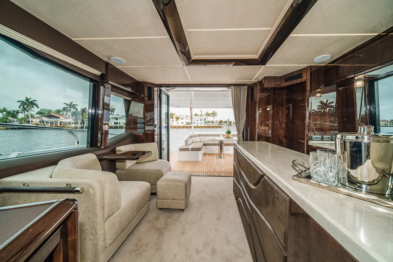 Galeon 680 FLY photo 3