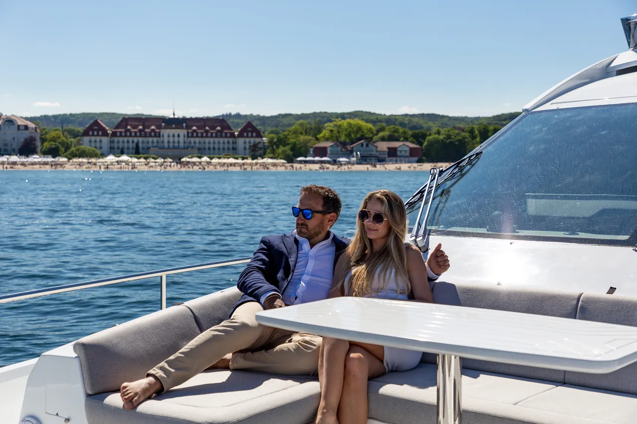 Galeon 800 FLY photo 5
