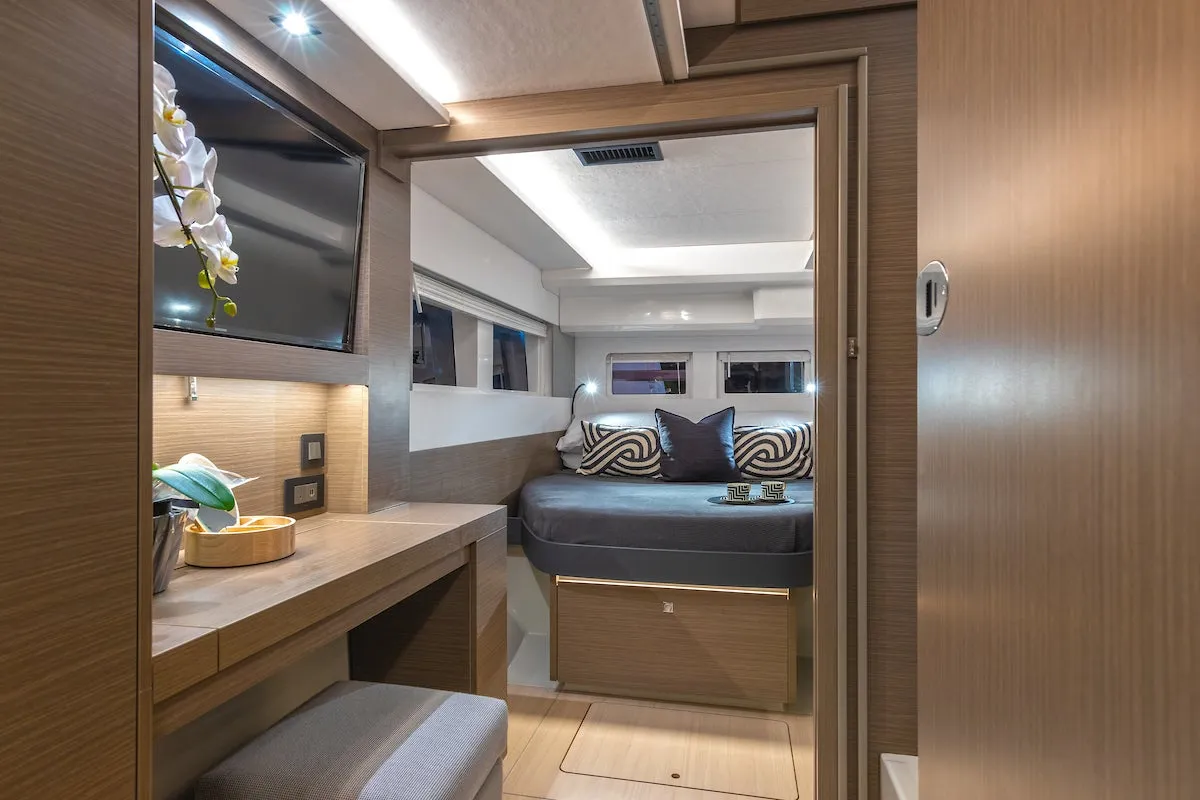 Leopard Catamarans 40 Powercat photo 3