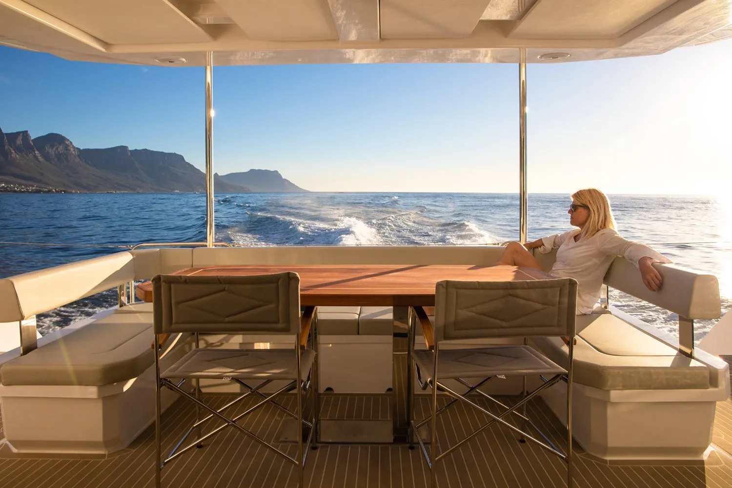 Leopard Catamarans 46 Powercat photo 3