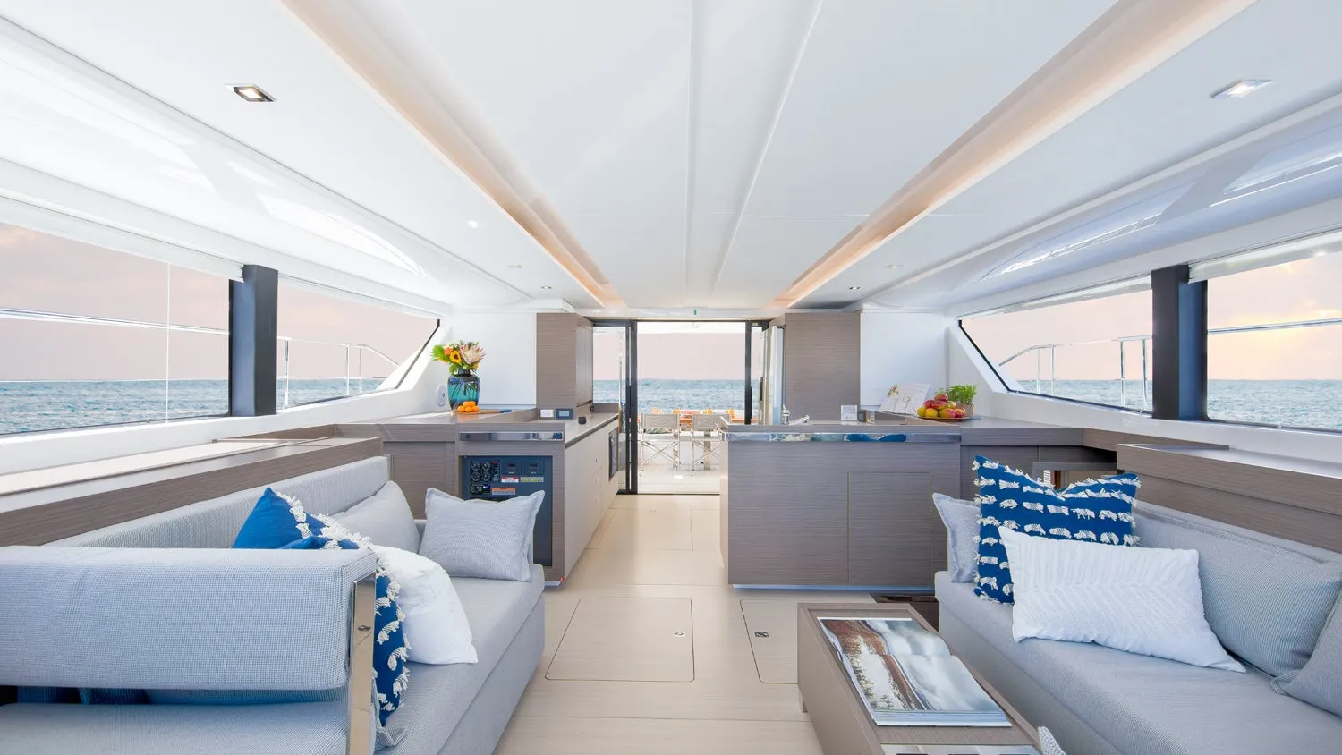 Leopard Catamarans 46 Powercat photo 5