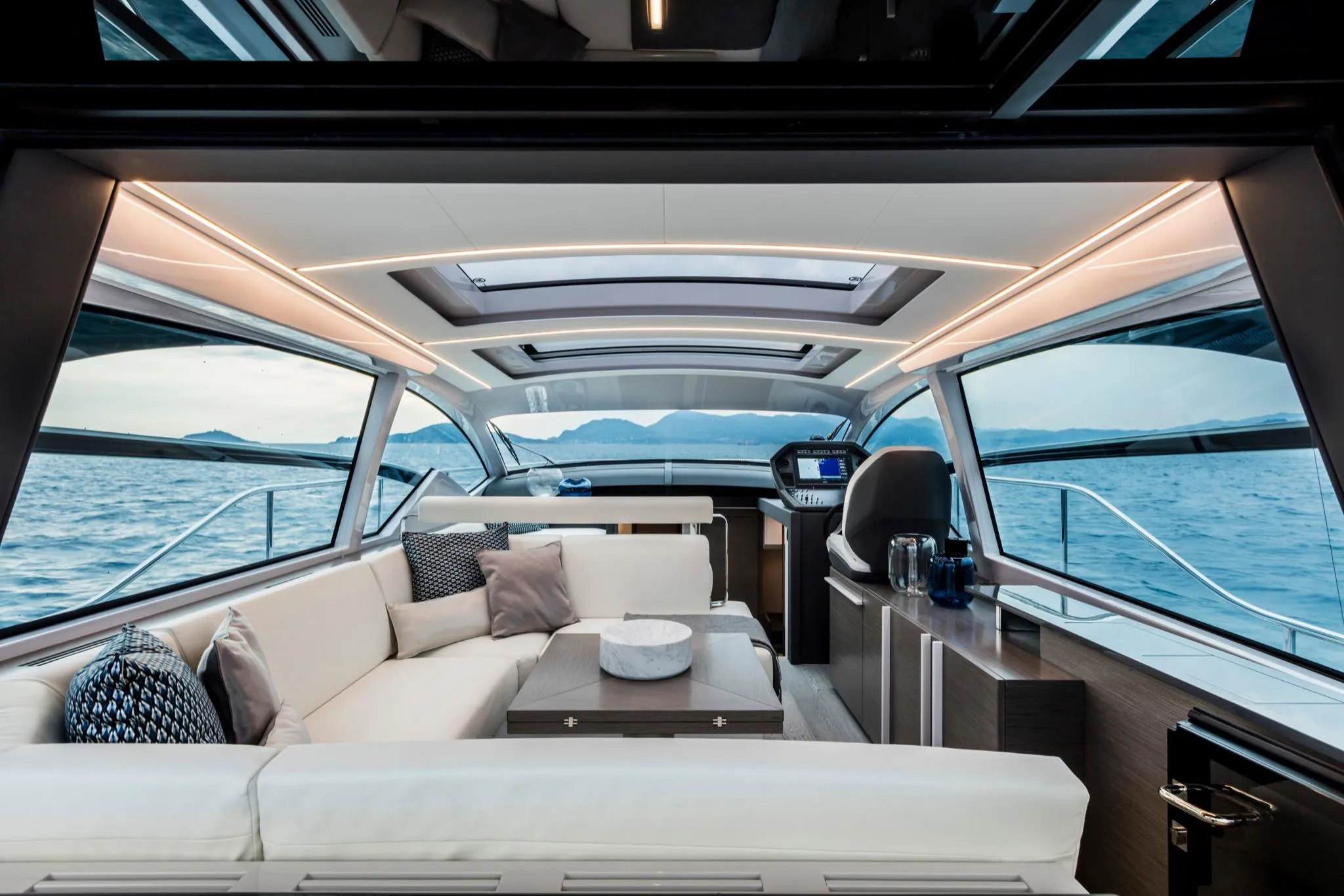 Pershing Yachts 5X photo 4