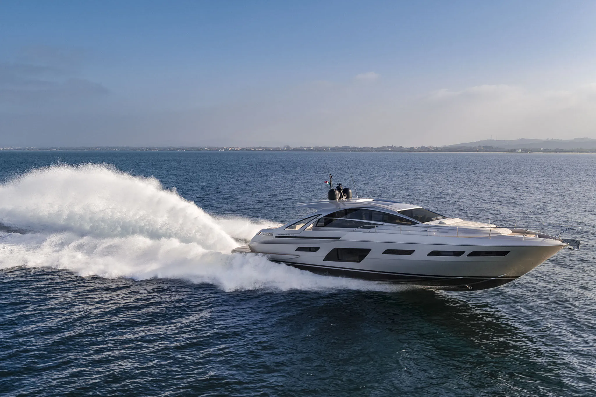Pershing Yachts 7X photo 2