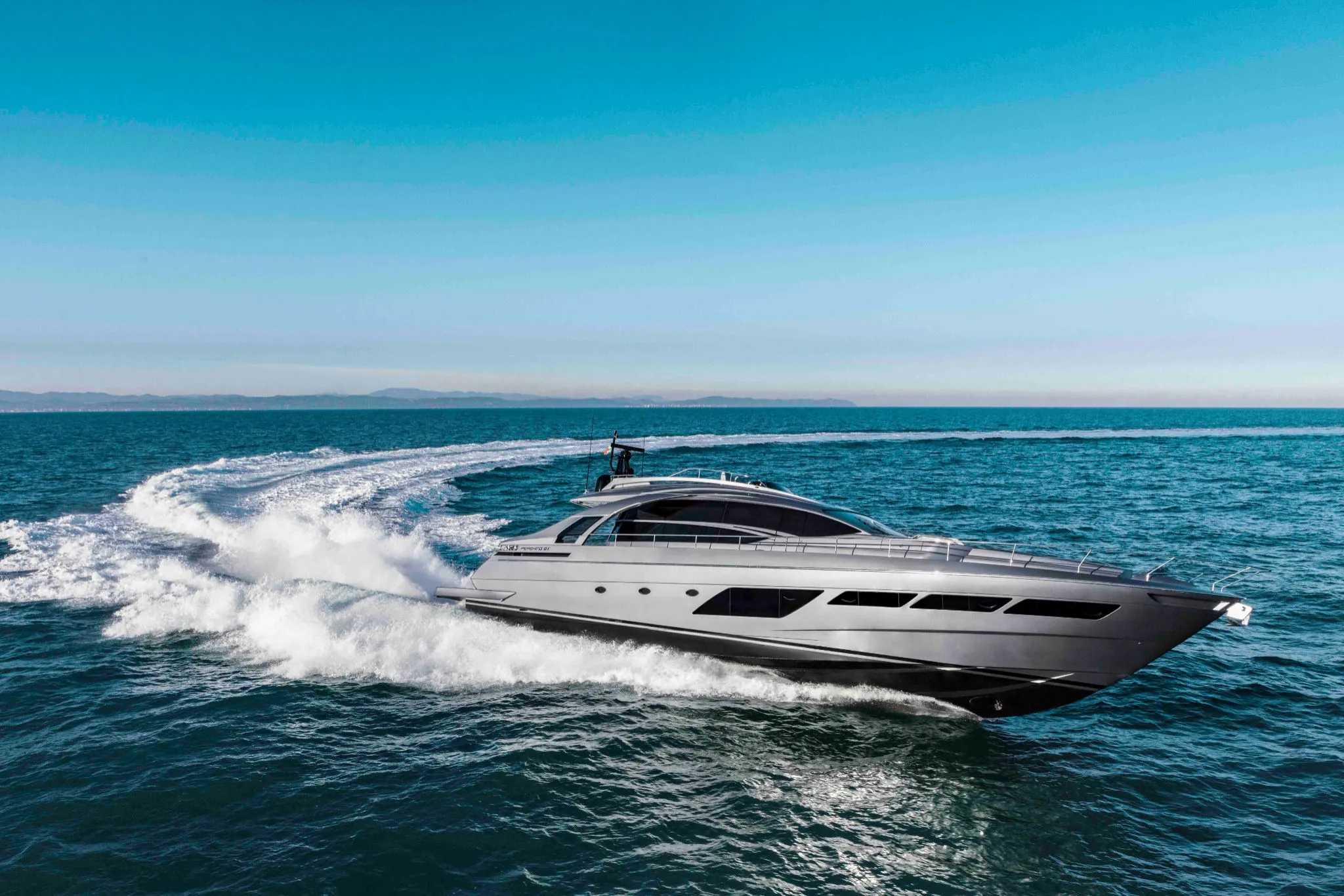 Pershing Yachts 8X